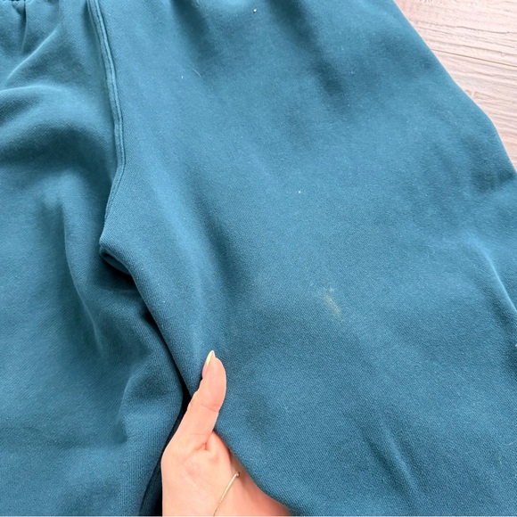 Lululemon Scuba Mid Rise Oversized Jogger Short - Picture 5 of 8